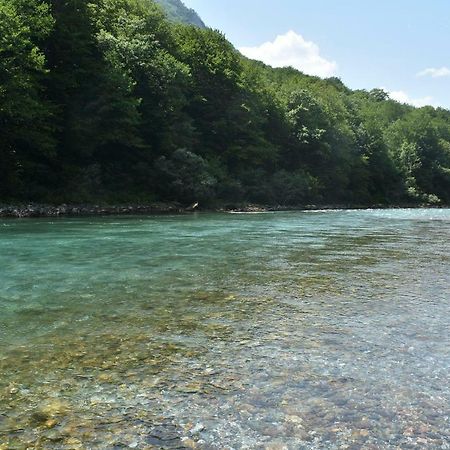 Tara Inn Resort Bastasi Zewnętrze zdjęcie