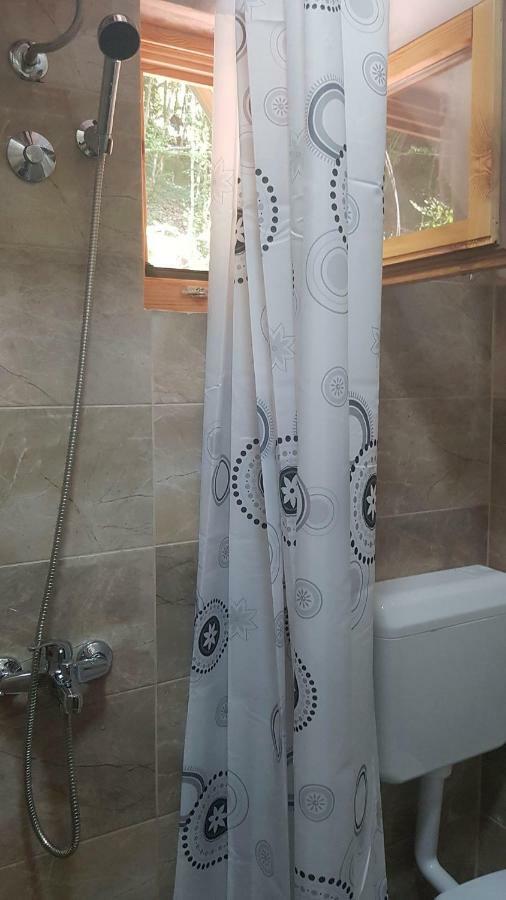 Tara Inn Resort Bastasi Zewnętrze zdjęcie