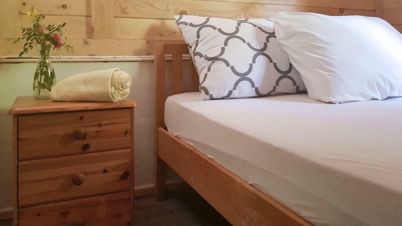 Tara Inn Resort Bastasi Zewnętrze zdjęcie