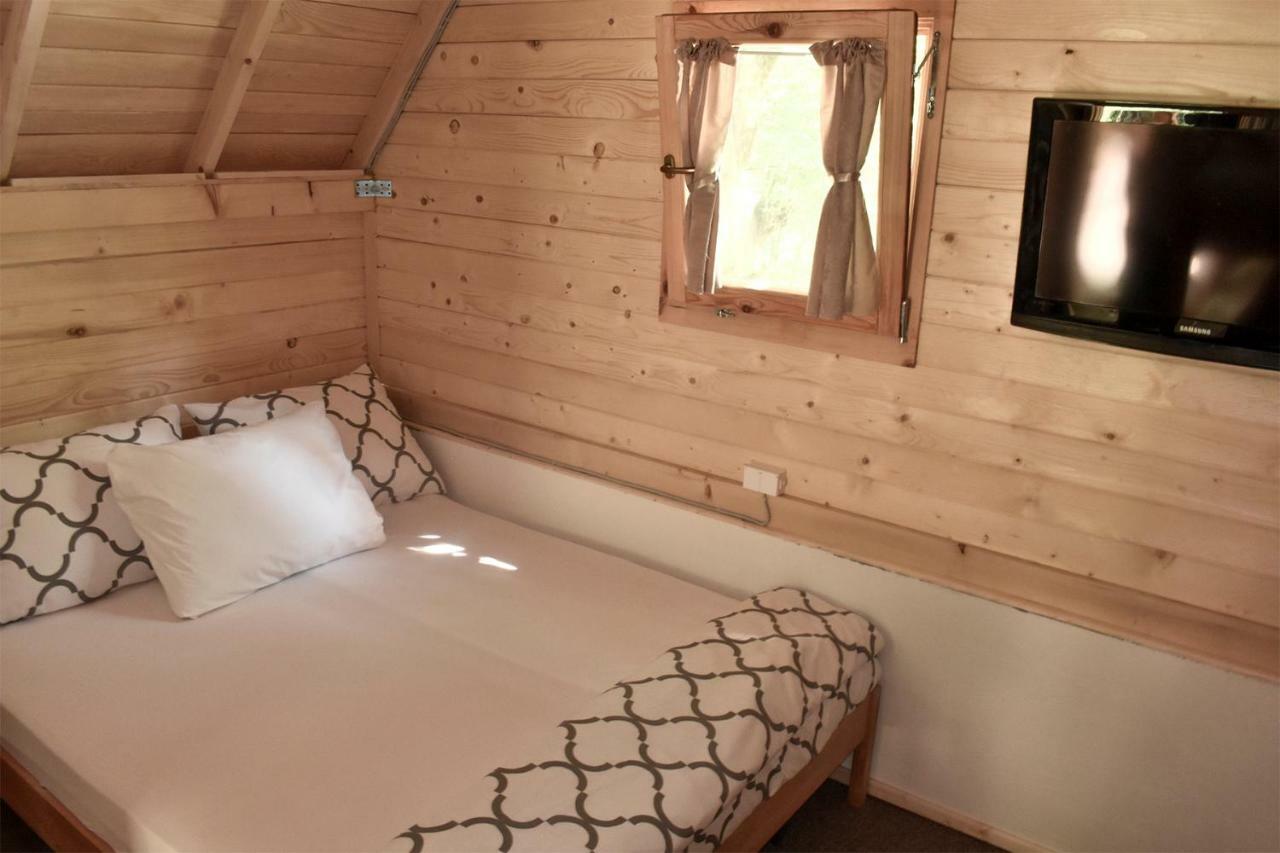 Tara Inn Resort Bastasi Zewnętrze zdjęcie